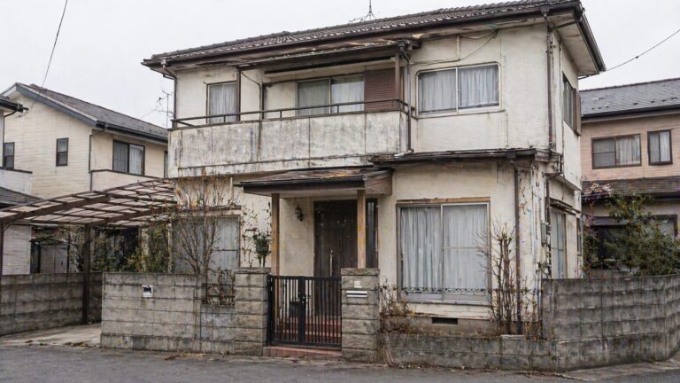 多賀城市 H様邸 屋根葺き替え + 外壁塗装 Before